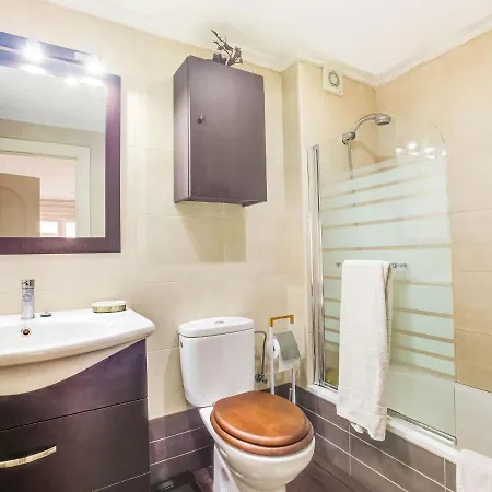 Belvilla By Oyo Apartamento En Cimadevilla Gijón