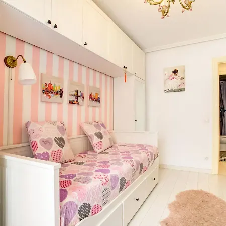 Belvilla By Oyo Apartamento En Cimadevilla Gijón