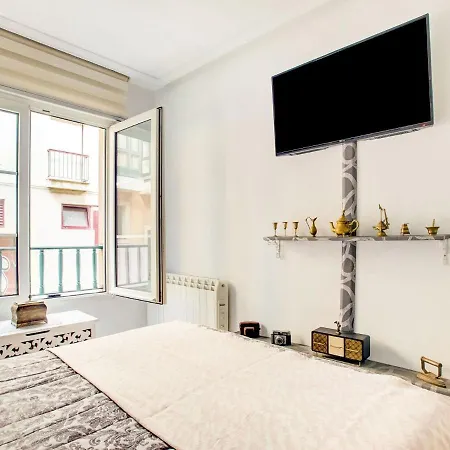Belvilla By Oyo Apartamento En Cimadevilla * Gijon