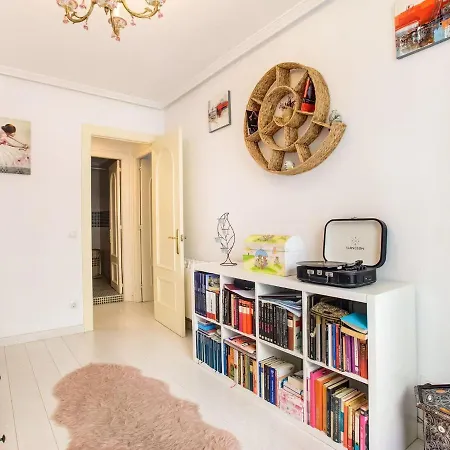 Belvilla By Oyo Apartamento En Cimadevilla Gijón