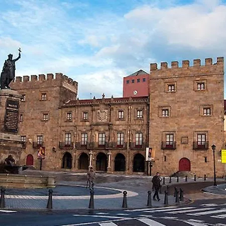 Belvilla By Oyo Apartamento En Cimadevilla Gijon